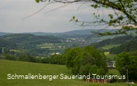 Blick Richtung Schmallenberg am Wanderparkplatz "Auf der Böhre"