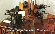 Historische Strickmaschine von der Firma Falke im Museum Holthausen. 