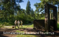 Skulptur "Kein leichtes Spiel" am WaldSkulpturenweg Wittgenstein - Sauerland