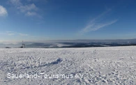 Verschneite Landschaft im Wintersportgebiet Wildewiese