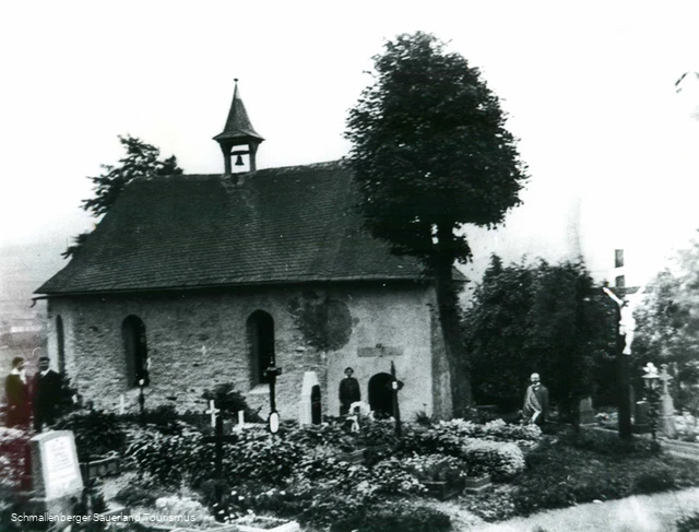 Kapelle und Friedhof auf dem Werth vor 1950.