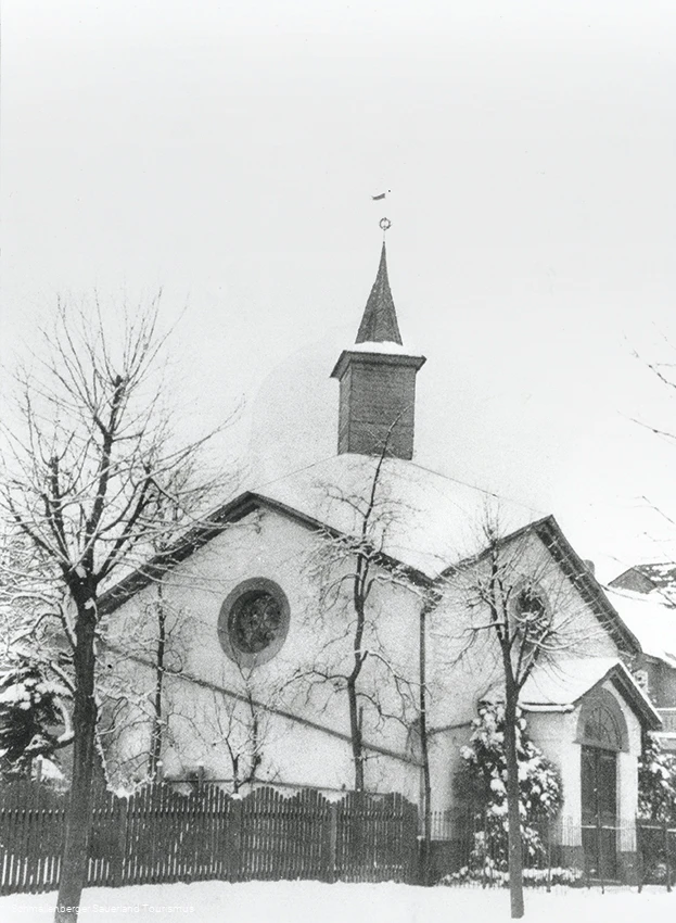 Synagoge in Schmallenberg um 1935. 1857 errichtet, wurde sie in der Pogromnacht am 10.11.1938 zerstört.